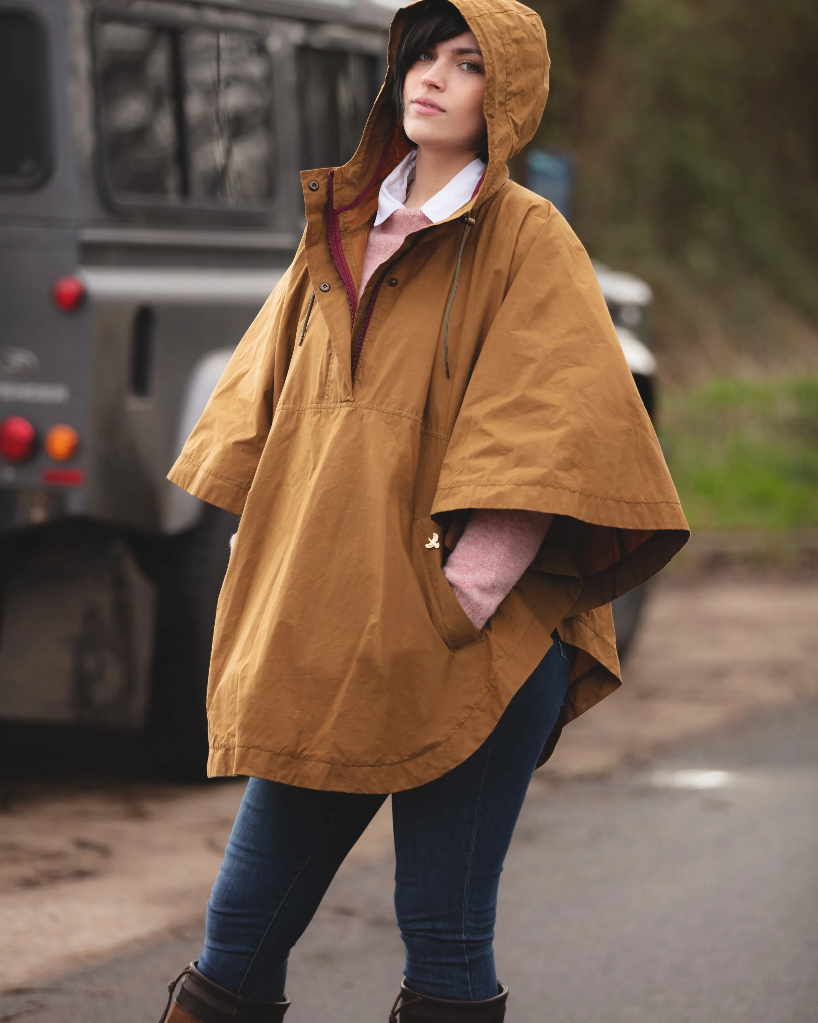 Derby Unisex Wax Cape - Burnt Sand