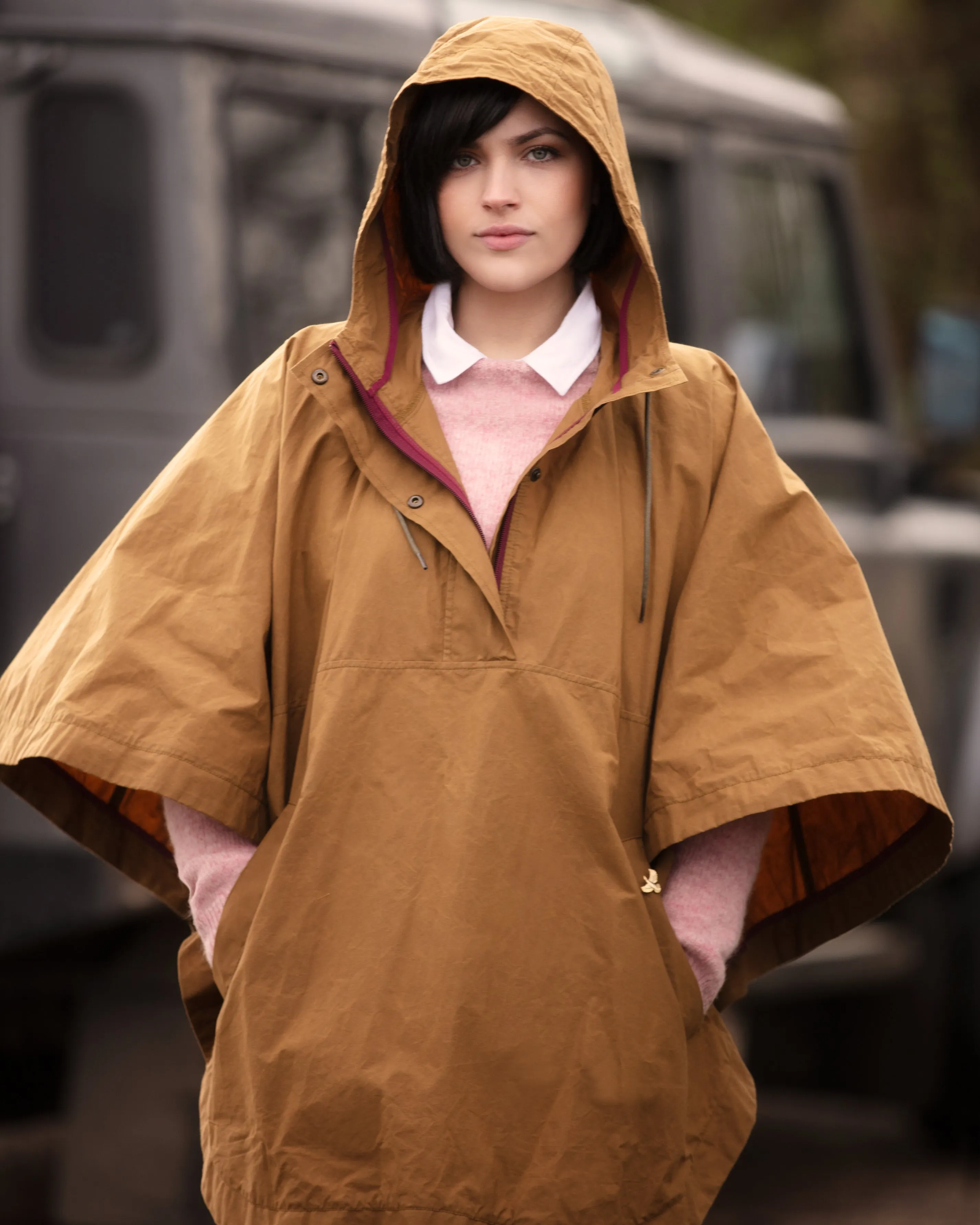 Derby Unisex Wax Cape - Burnt Sand