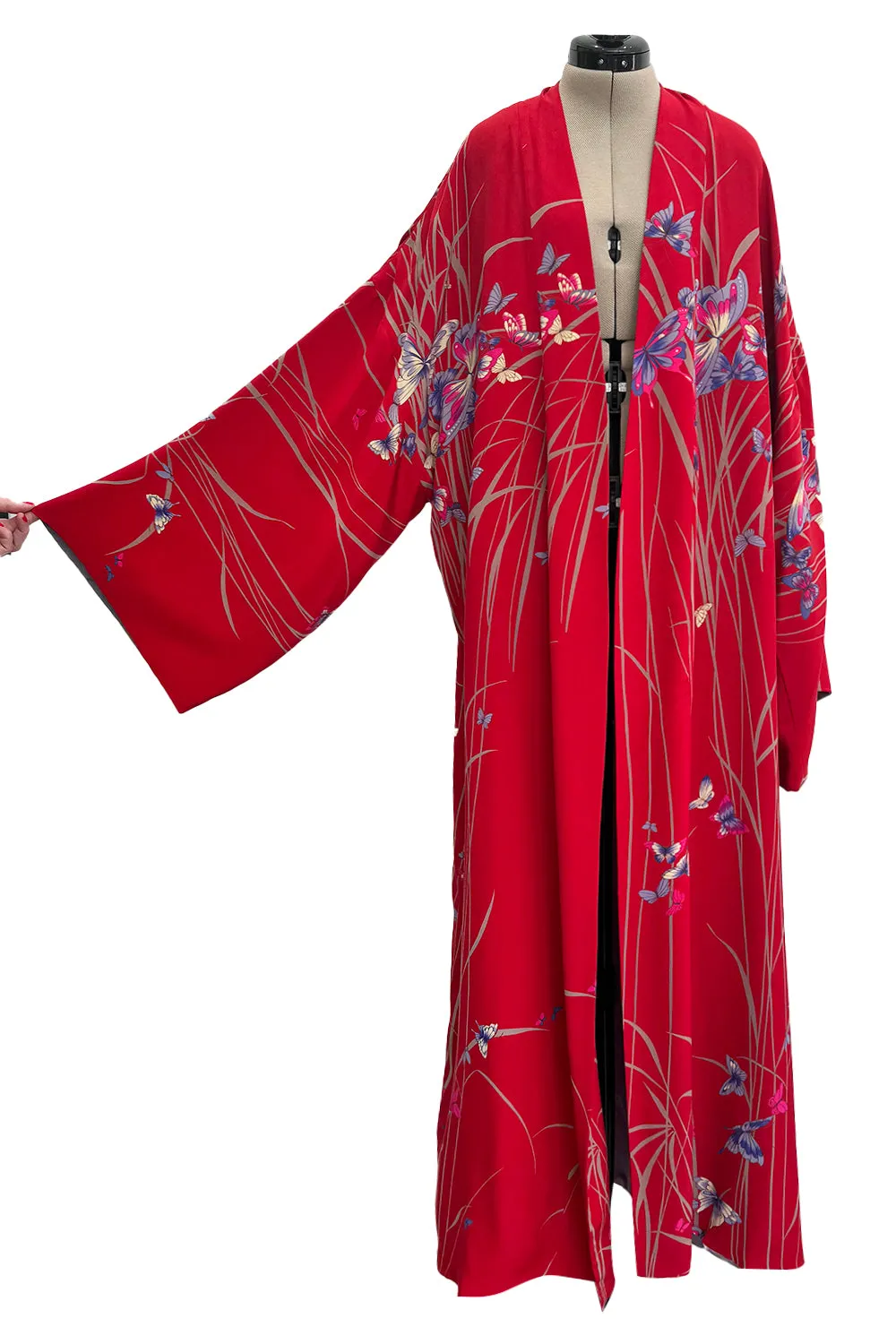 Gorgeous 1970s Hanae Mori Red Silk Kimono Caftan Jacket/Coat w Beautiful Butterfly Print