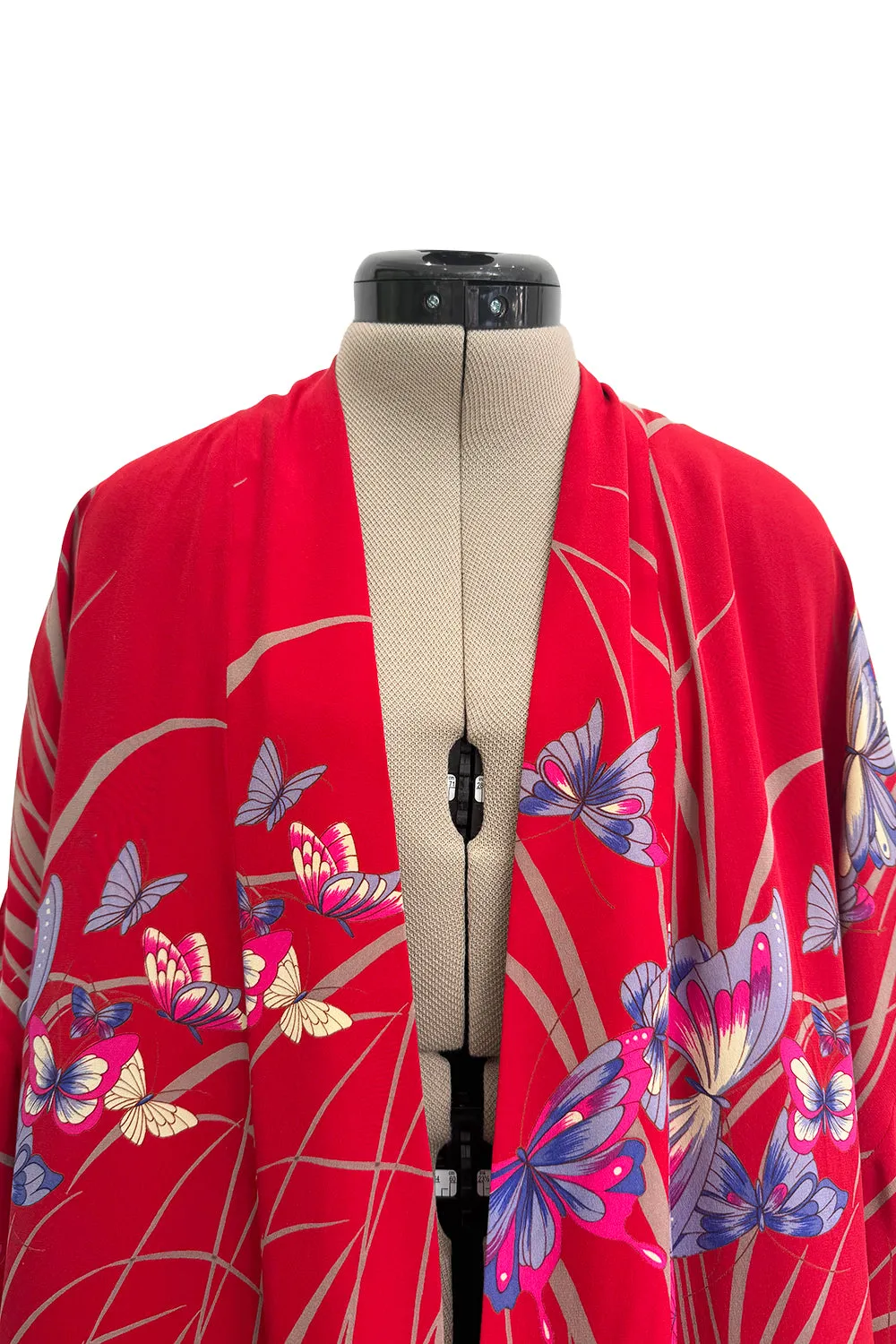 Gorgeous 1970s Hanae Mori Red Silk Kimono Caftan Jacket/Coat w Beautiful Butterfly Print