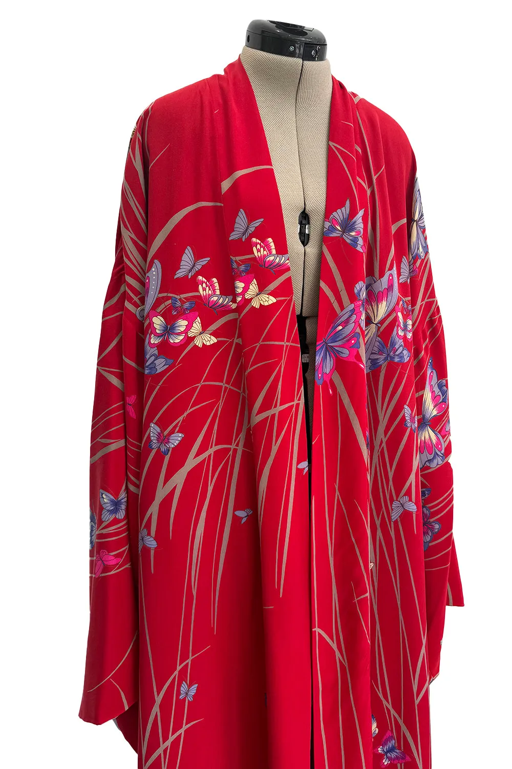 Gorgeous 1970s Hanae Mori Red Silk Kimono Caftan Jacket/Coat w Beautiful Butterfly Print