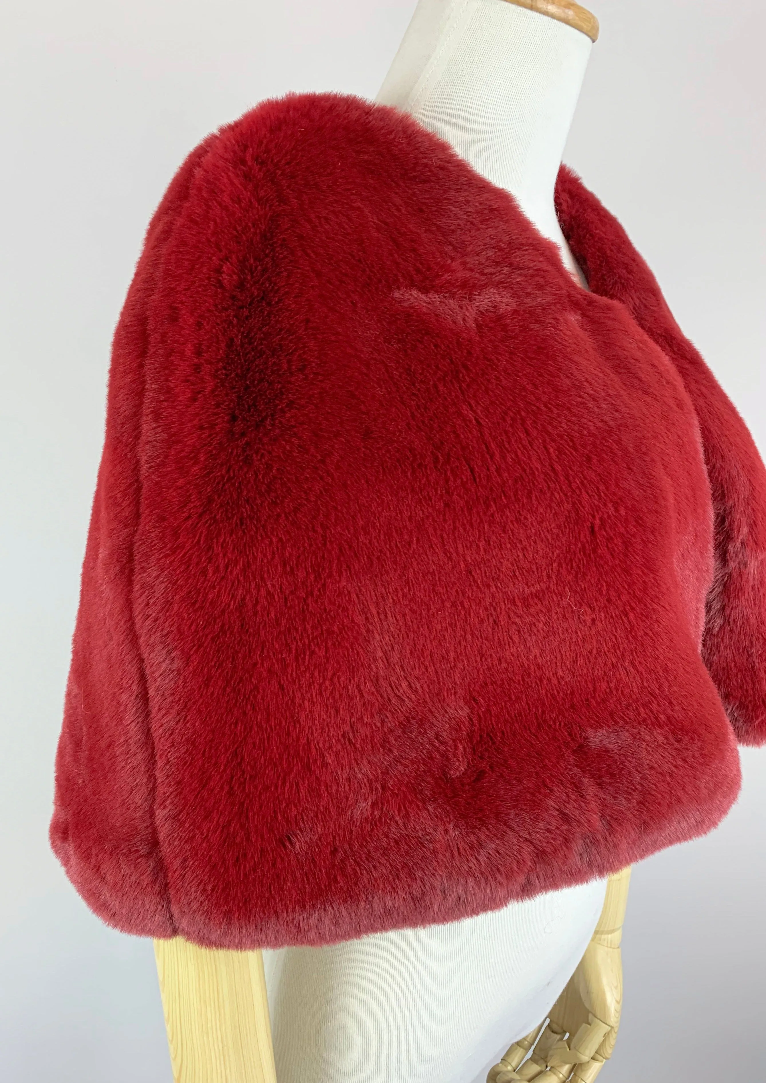 Red Faux Fur Bridal Cape (Georgina Red05)